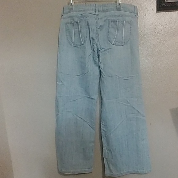 Jeans - Picture 2 of 4